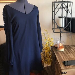 💥  SALE 💥  Lace sleeve shift dress